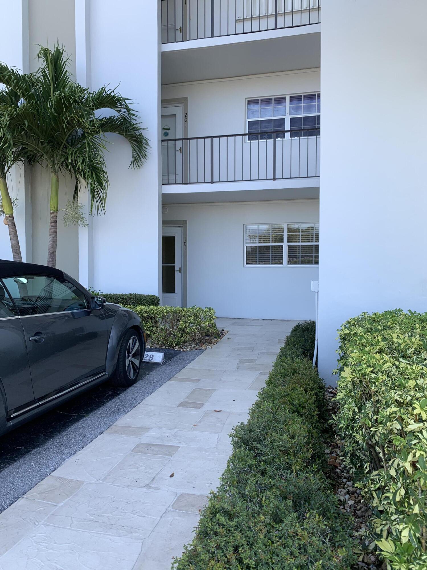 2936 Lake Shore Drive, Unit 101 Riviera Beach, FL 33404 - Photo 17 of 37 IMG_3697 (4)