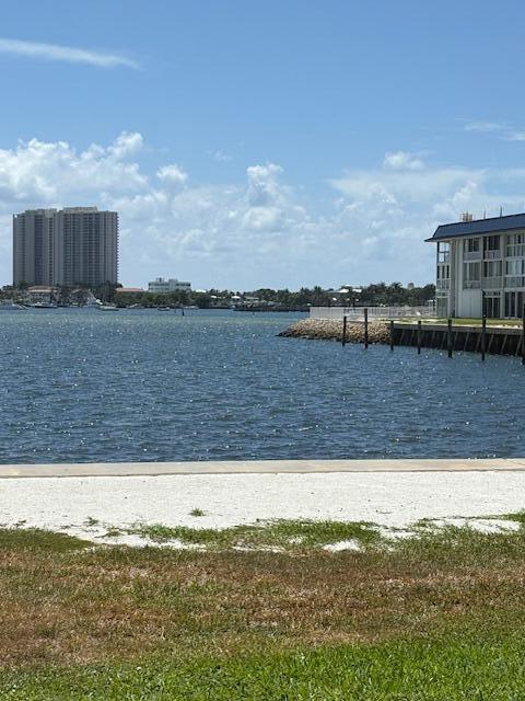 2936 Lake Shore Drive, Unit 101 Riviera Beach, FL 33404 - Photo 28 of 37 IMG_1647