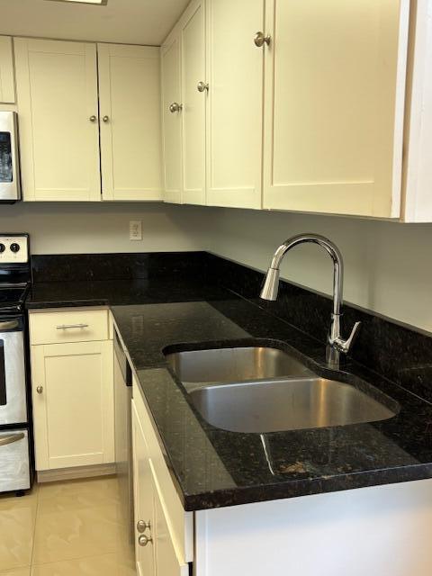 2936 Lake Shore Drive, Unit 101 Riviera Beach, FL 33404 - Photo 6 of 37 IMG_1654