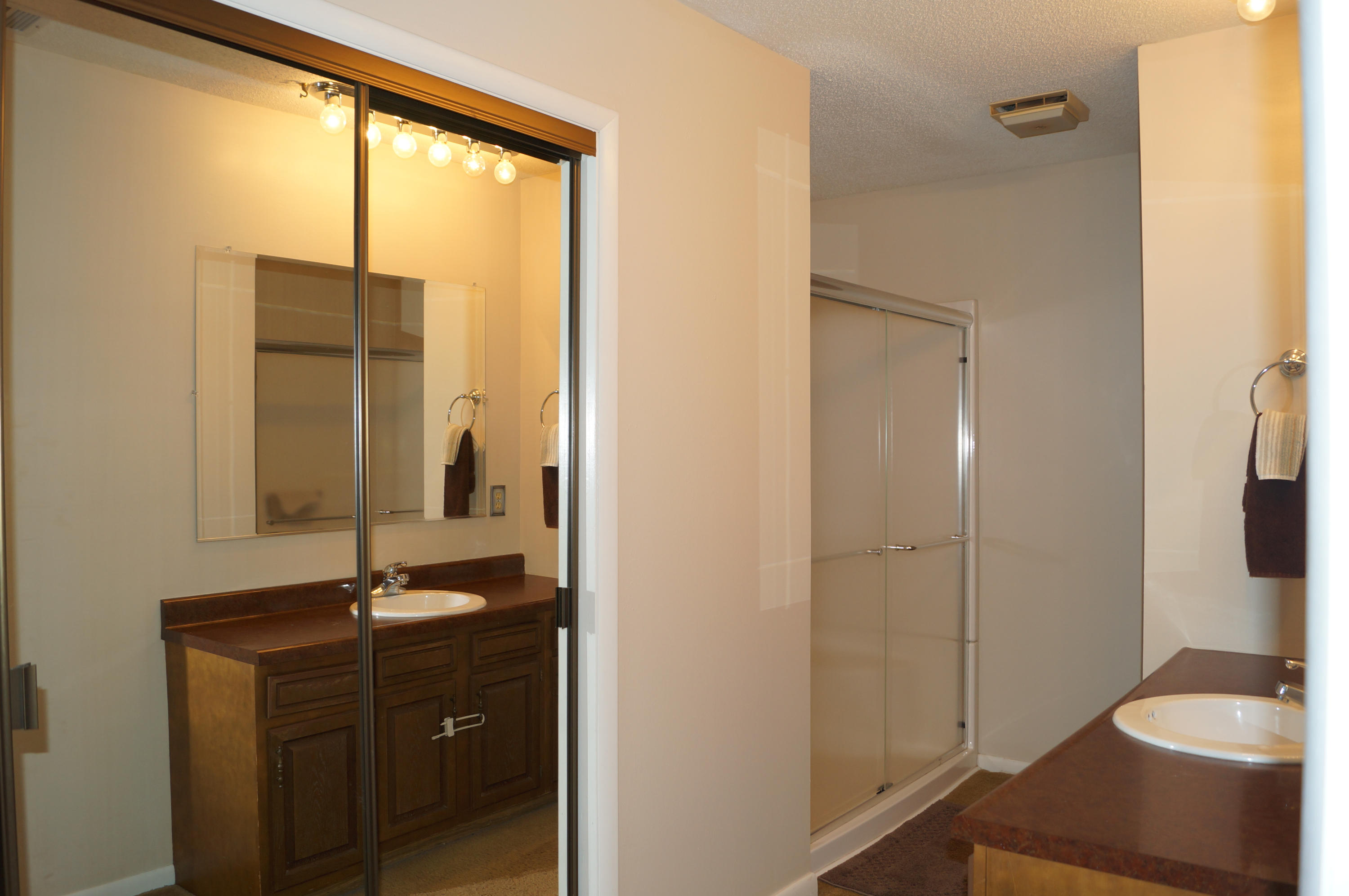 418 Bluff Point Road Harriman, TN 37748 - Photo 16 of 37 Master Bath