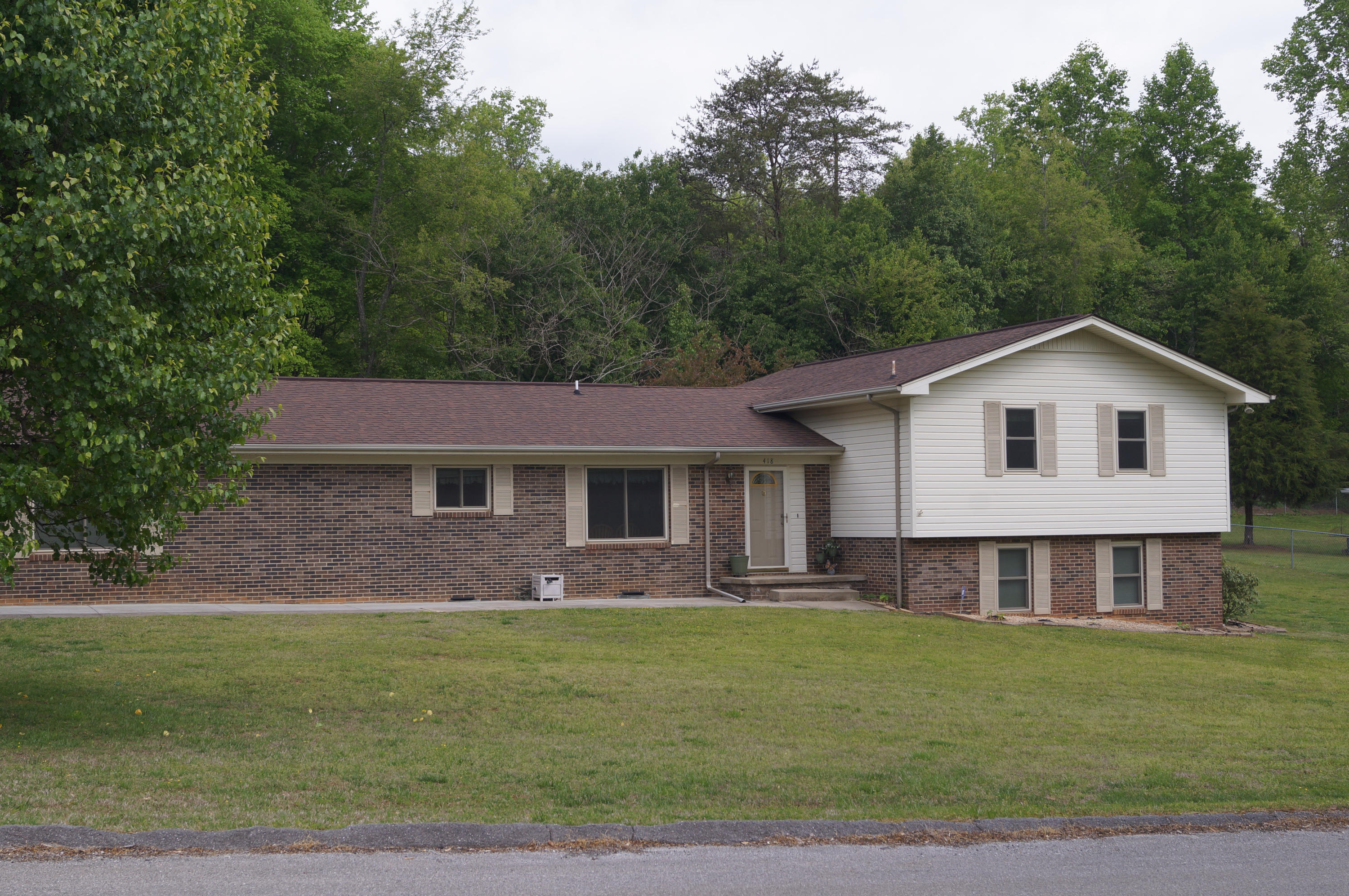 418 Bluff Point Road Harriman, TN 37748 - Photo 21 of 37 Front