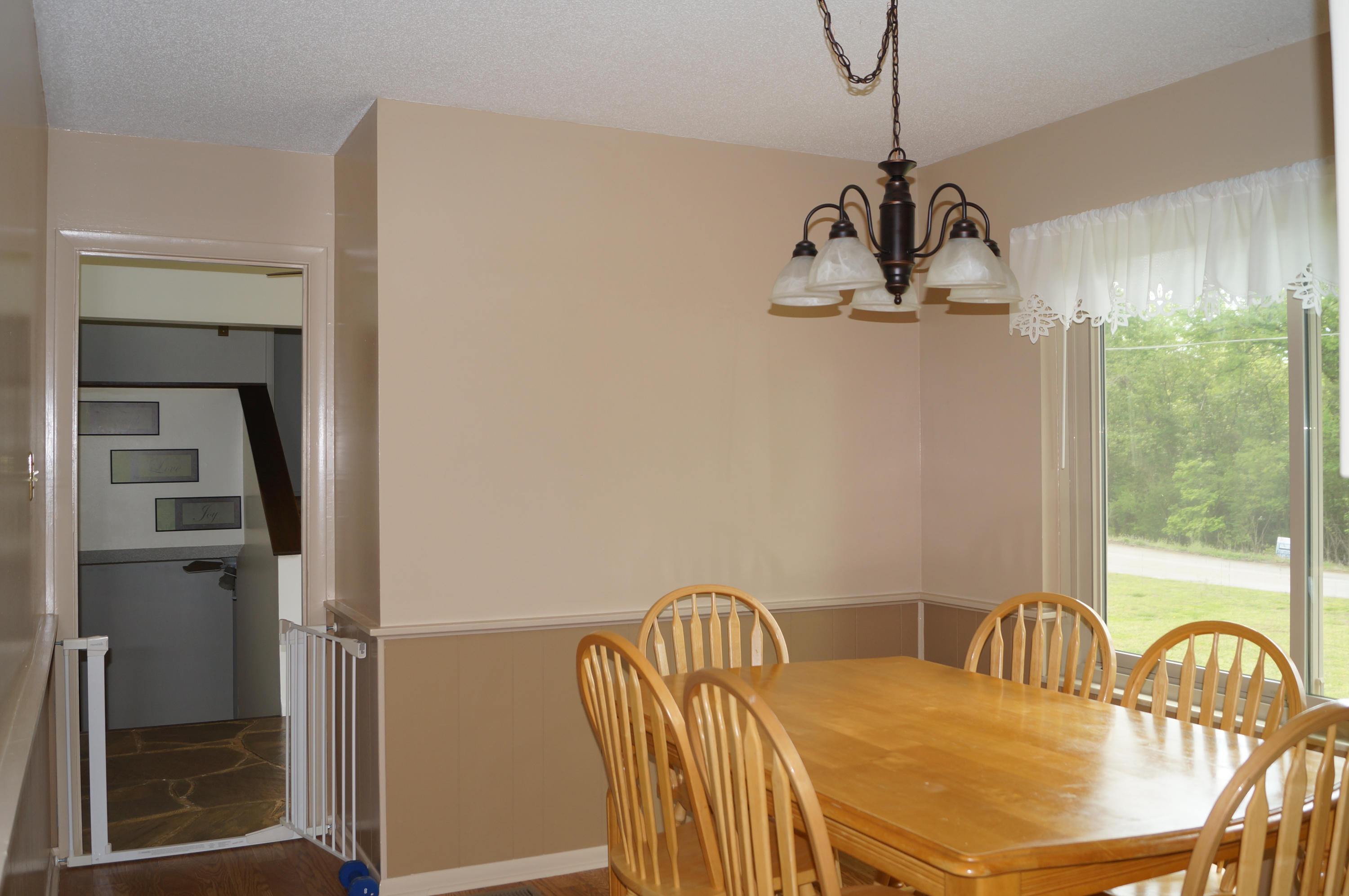 418 Bluff Point Road Harriman, TN 37748 - Photo 23 of 37 Breakfast Area