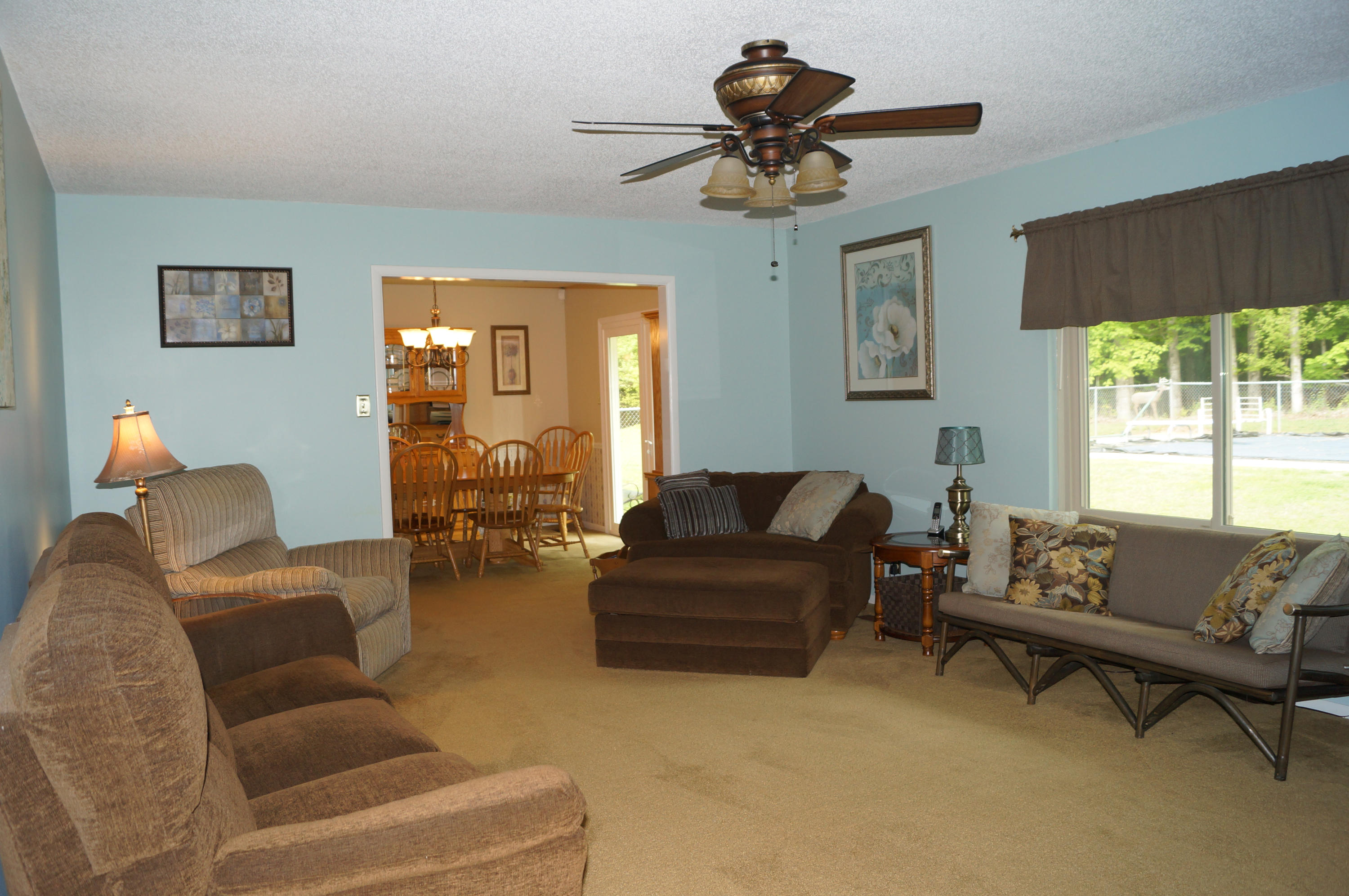 418 Bluff Point Road Harriman, TN 37748 - Photo 25 of 37 Living Room