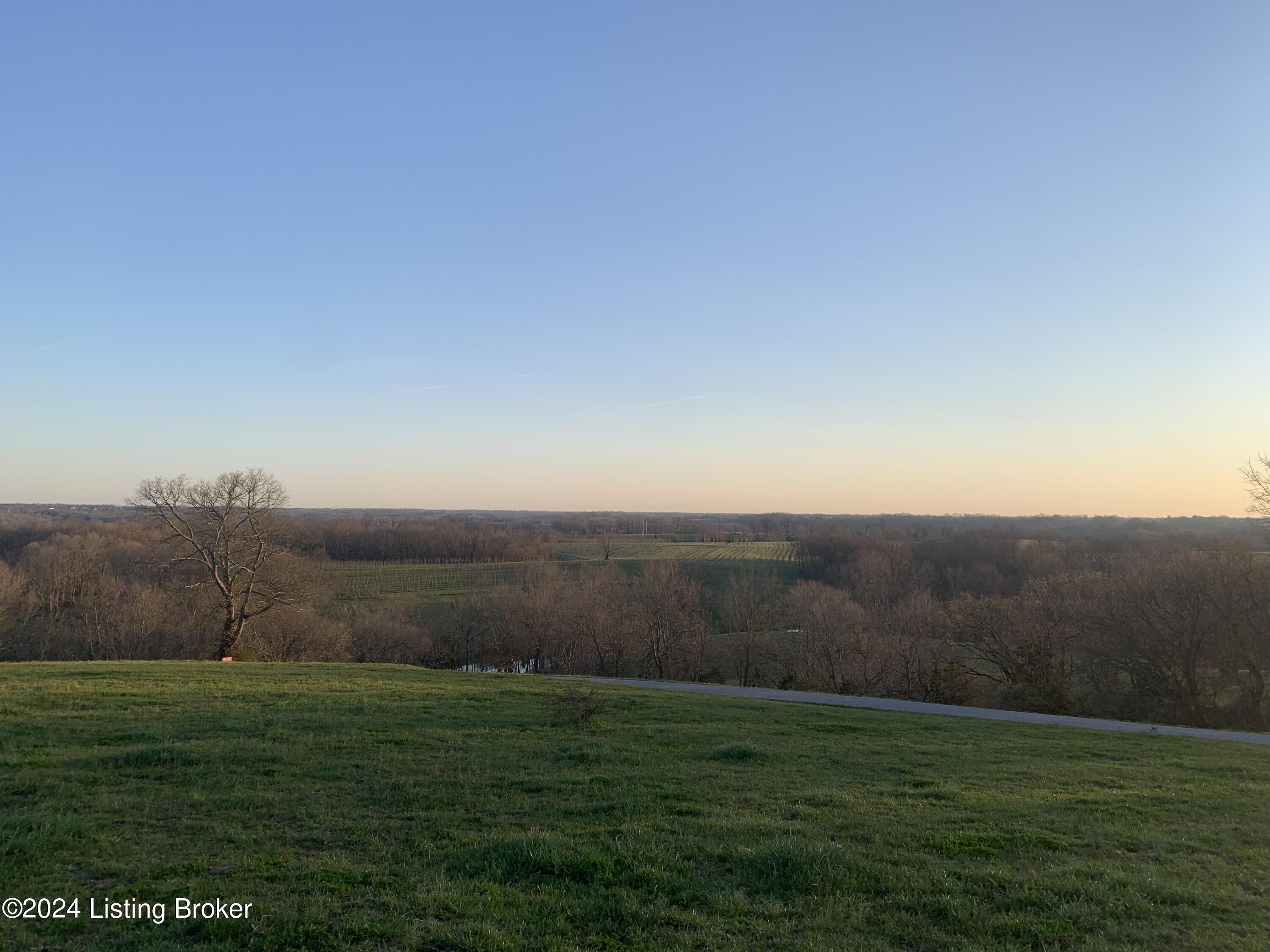 8 Tucker Lane Springfield, KY 40069 - Photo 5 of 19 IMG_1637