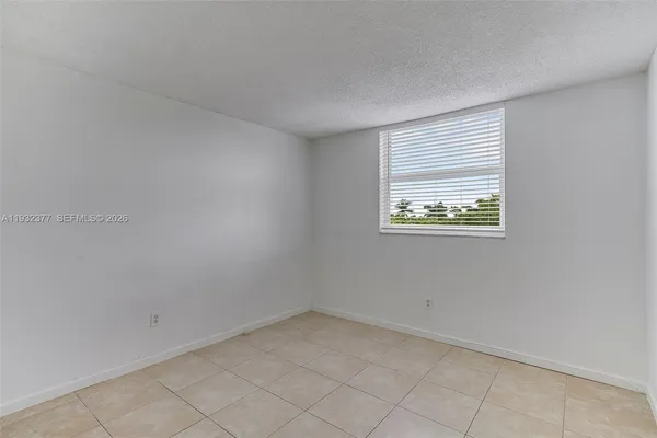$2,525 | 1801 South Treasure Drive, Unit 417, North Bay Village, FL 33141