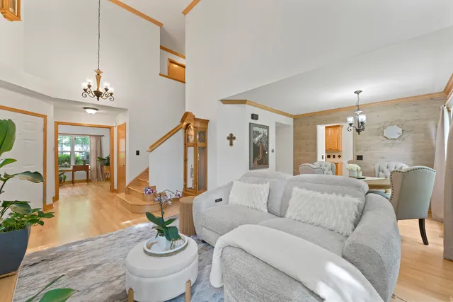 $3,000 | 141 Crescent Lane, Unit 141, Schaumburg, IL 60193