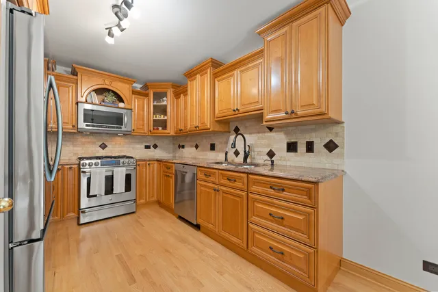 $3,000 | 141 Crescent Lane, Unit 141, Schaumburg, IL 60193