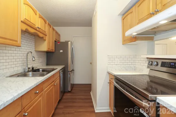 $1,600 | 4912 Sardis Road, Unit F, Charlotte, NC 28270