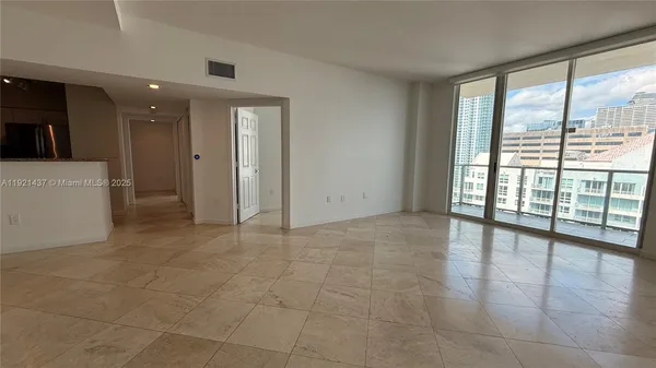 $5,800 | 1155 Brickell Bay Drive, Unit PH104, Miami, FL 33131