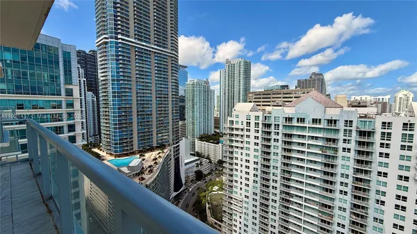 $5,800 | 1155 Brickell Bay Drive, Unit PH104, Miami, FL 33131