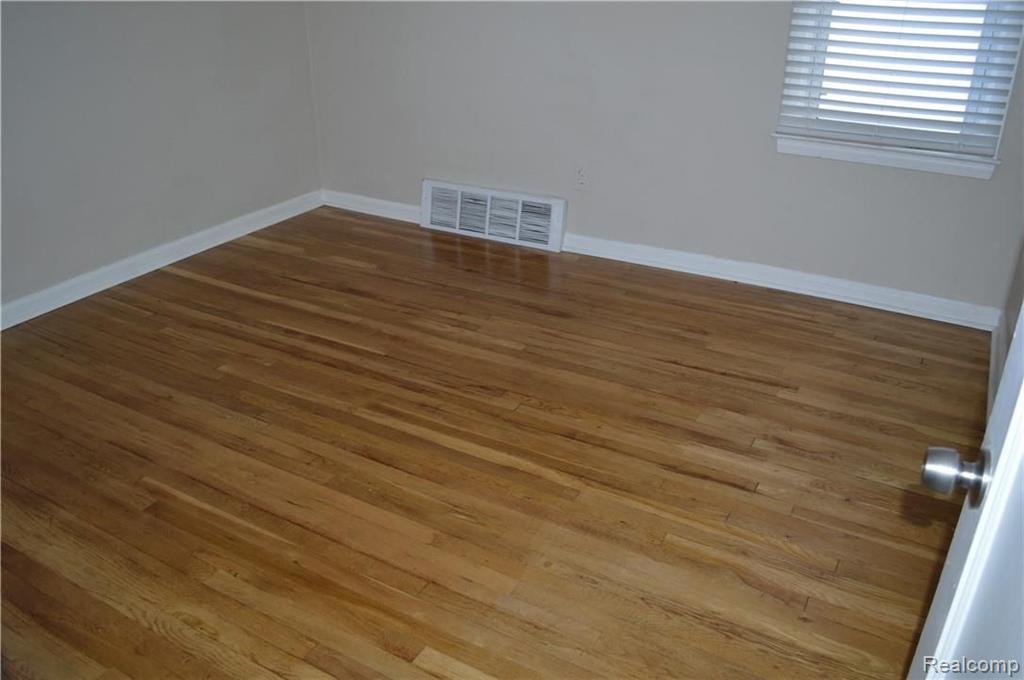 2804 Crooks Road Royal Oak, MI 48073 - Photo 16 of 42