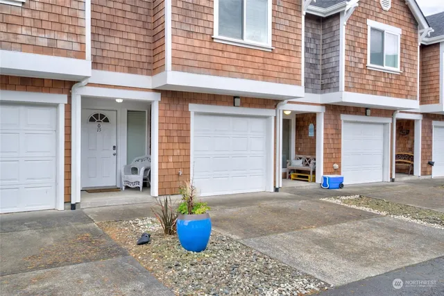 $375,000 | 201 Ocean Beach Boulevard South, Unit 15, Long Beach, WA 98631