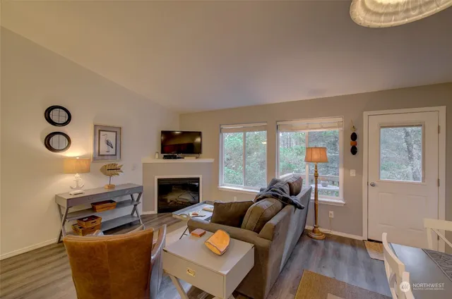 $375,000 | 201 Ocean Beach Boulevard South, Unit 15, Long Beach, WA 98631