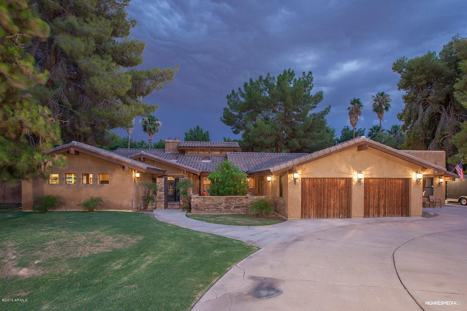 FRONT VIEW, CIRCULAR DRIVEWAY