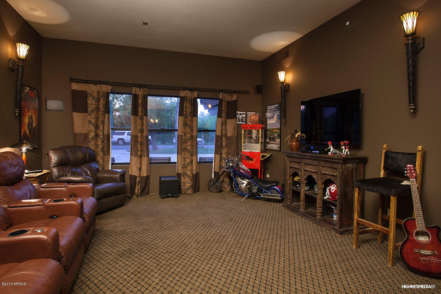 8321 South Terrace Road Tempe, AZ 85284 - Photo 9 of 23 THEATRE ROOM OR EXERCISE ROOM