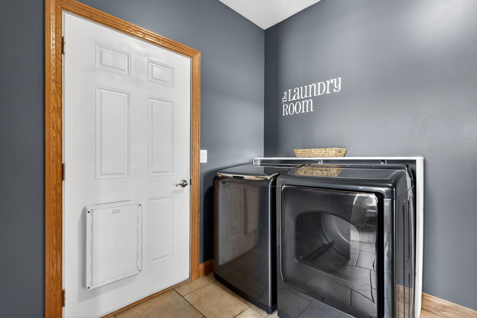 124 5th Street Fulton, IL 61252 - Photo 18 of 45 a close up view of a washer and dryer