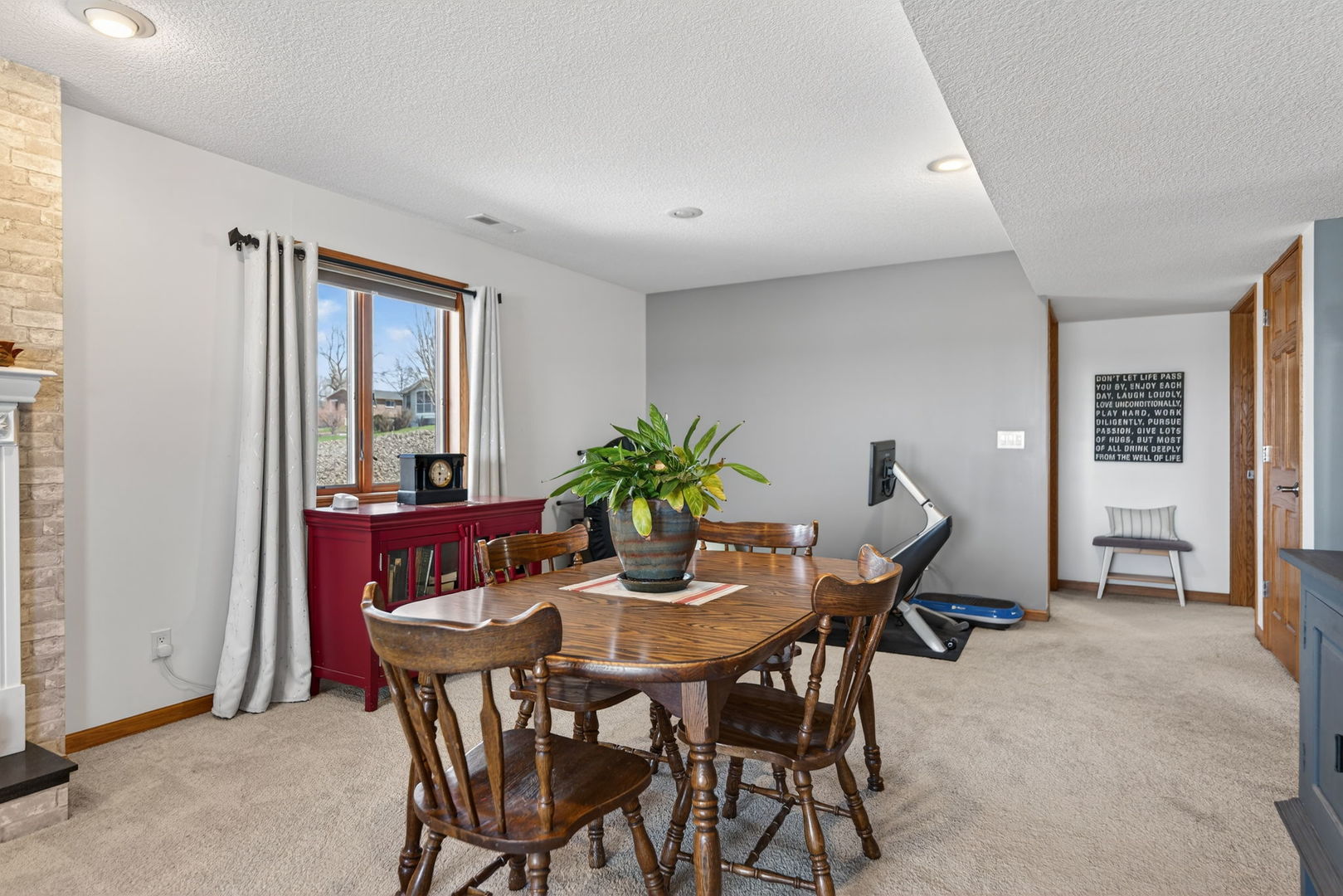 124 5th Street Fulton, IL 61252 - Photo 23 of 45 a dining room with furniture and window