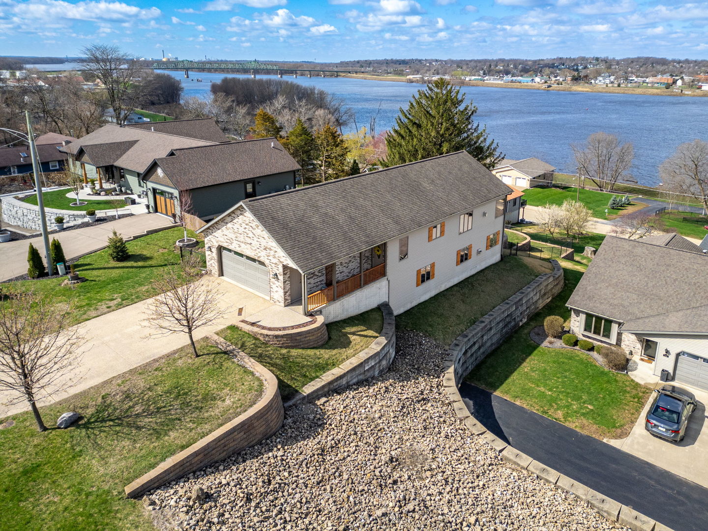 124 5th Street Fulton, IL 61252 - Photo 34 of 45 an aerial view of a house with a yard