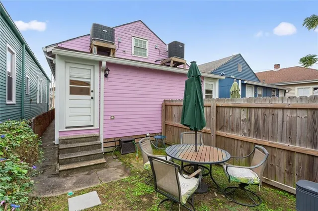 $2,400 | 4725 Laurel Street, New Orleans, LA 70115