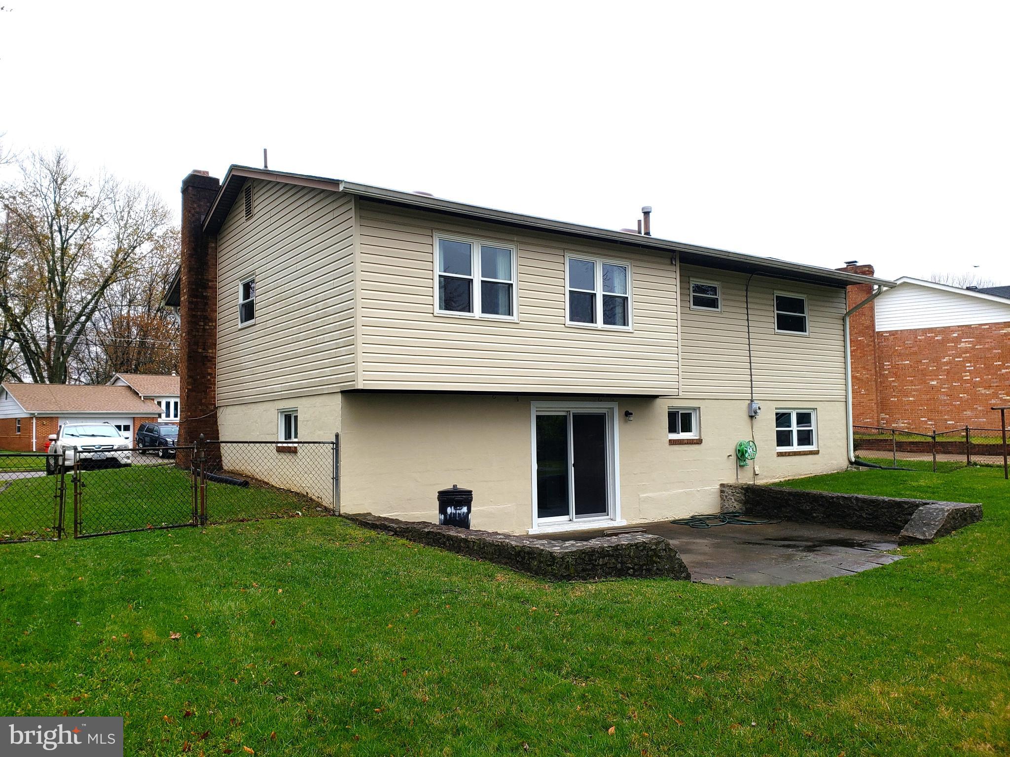 14039 Grayson Road Woodbridge, VA 22191 - Photo 3 of 4 Gallery Image 3