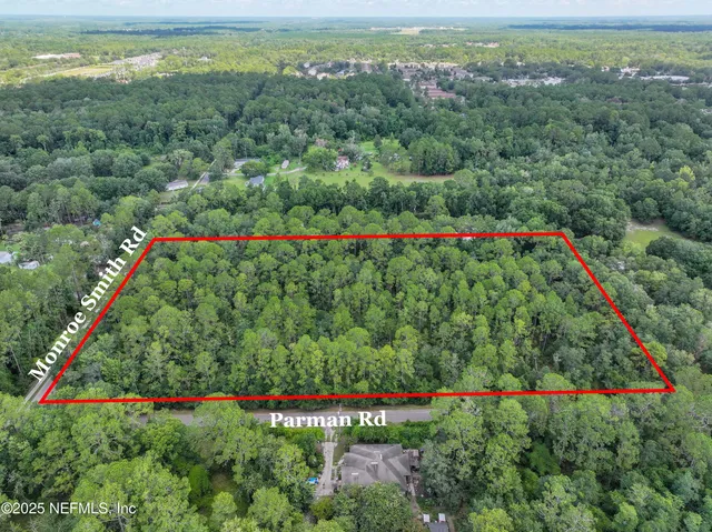 a view of a lush green field