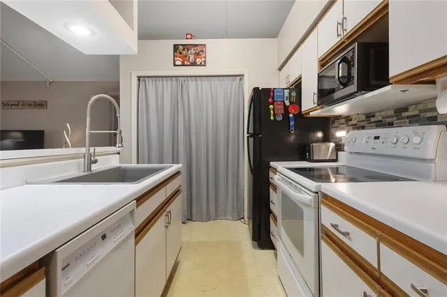 $169,000 | 2407 Northeast 68th Street, Gladstone, MO 64118