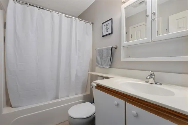 $169,000 | 2407 Northeast 68th Street, Gladstone, MO 64118