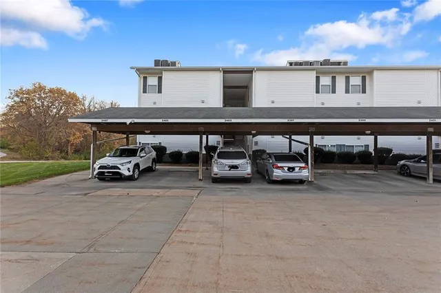 $169,000 | 2407 Northeast 68th Street, Gladstone, MO 64118