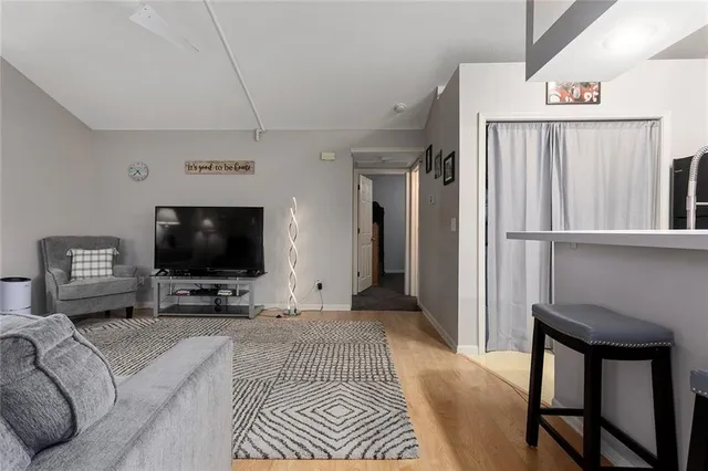 $169,000 | 2407 Northeast 68th Street, Gladstone, MO 64118