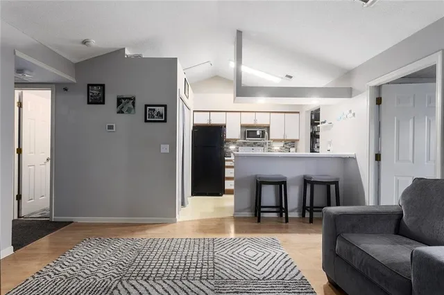 $169,000 | 2407 Northeast 68th Street, Gladstone, MO 64118