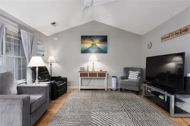 $169,000 | 2407 Northeast 68th Street, Gladstone, MO 64118