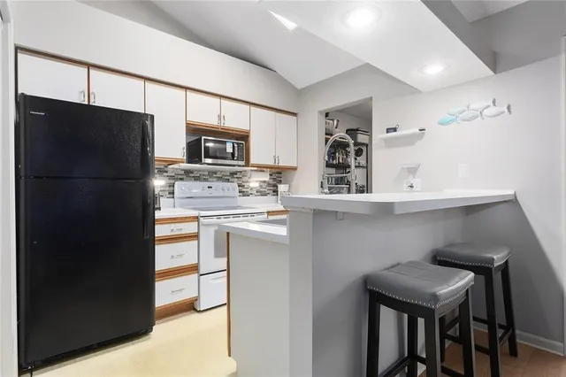 $169,000 | 2407 Northeast 68th Street, Gladstone, MO 64118