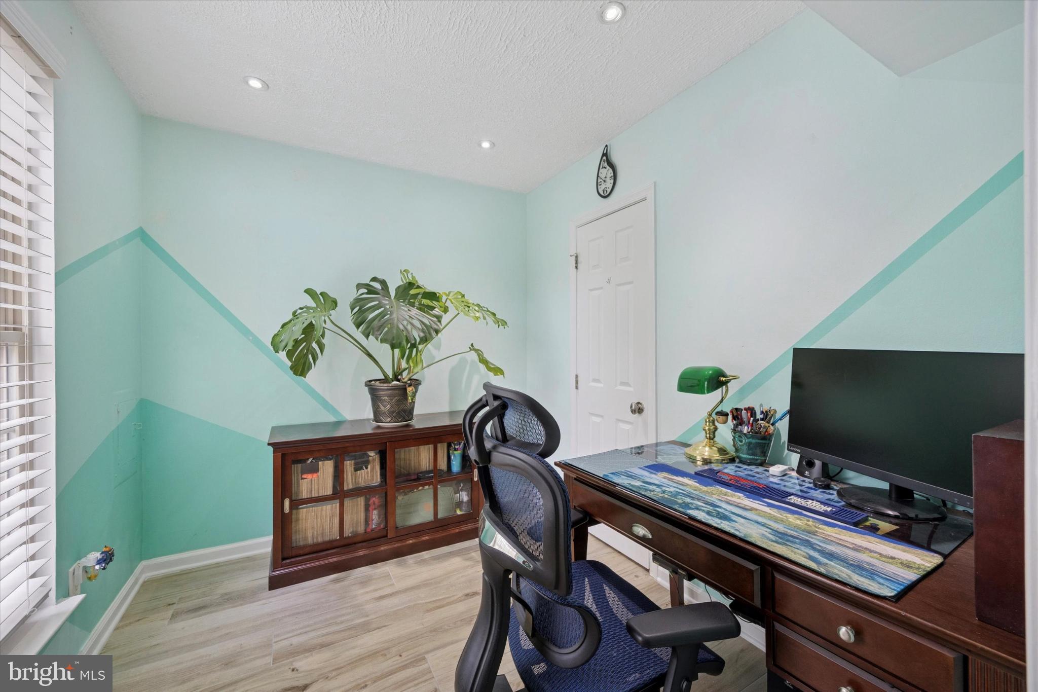 441 Tomlinson Road, Unit F6 Philadelphia, PA 19116 - Photo 11 of 14 Bright and airy home office retreat.