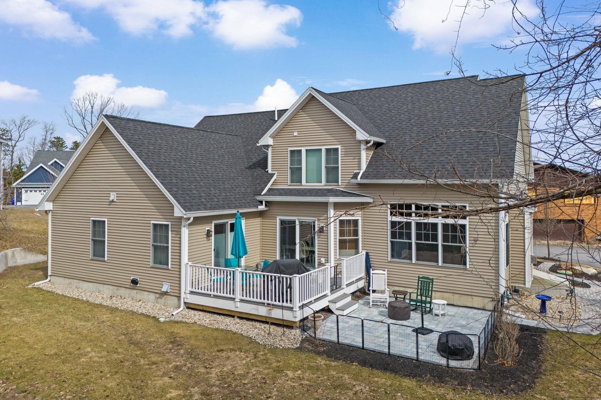 33 Sable Way, Unit 2 Manchester, NH 03102 - Photo 2 of 60