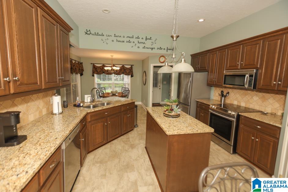104 Southgate Road Rainbow City, AL 35906 - Photo 3 of 31