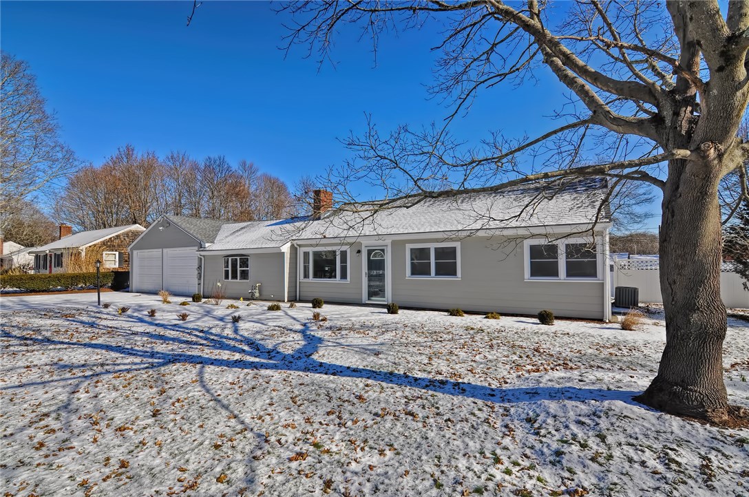 10 Hancock Road Barrington, RI 02806 - Photo 2 of 36