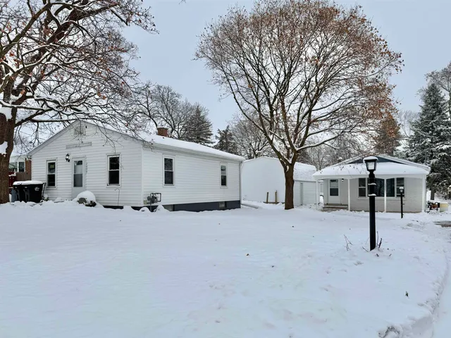 $299,900 | 2035-2039 Roosevelt Avenue, Beloit, WI 53511