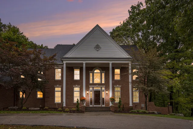 $1,650,000 | 1233 Ballybunion Court Southeast, Grand Rapids, MI 49546