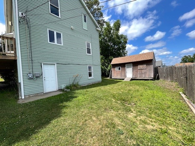 44 Boardman Street Worcester, MA 01606 - Photo 24 of 29 a house view with a garden space