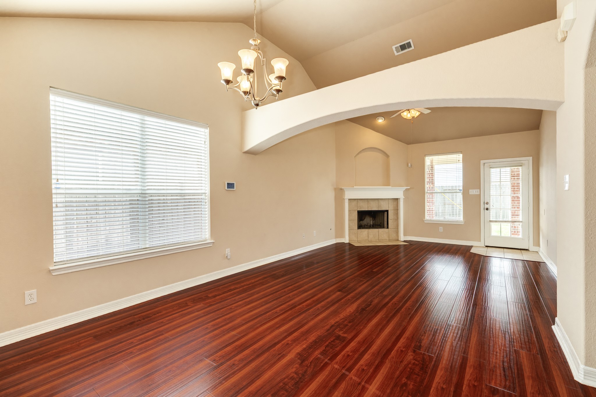 1025 Luke Drive Alvin, TX 77511 - Photo 4 of 20