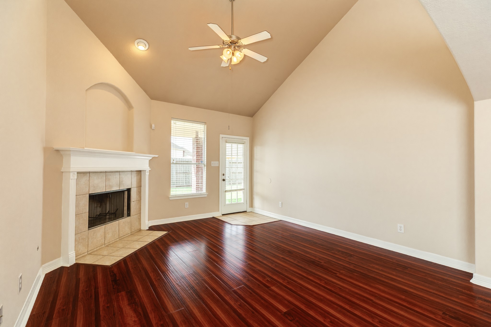 1025 Luke Drive Alvin, TX 77511 - Photo 5 of 20