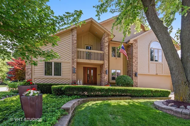 215 East Ryan Court, Arlington Heights, IL 60005