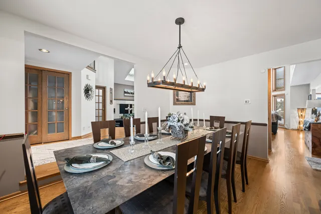 215 East Ryan Court, Arlington Heights, IL 60005