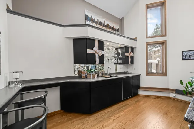 215 East Ryan Court, Arlington Heights, IL 60005