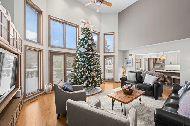 215 East Ryan Court, Arlington Heights, IL 60005