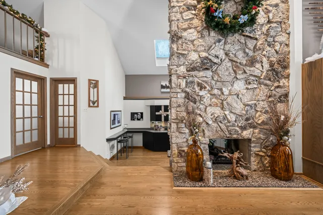 215 East Ryan Court, Arlington Heights, IL 60005