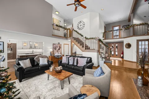 215 East Ryan Court, Arlington Heights, IL 60005