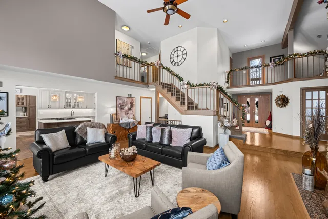 215 East Ryan Court, Arlington Heights, IL 60005