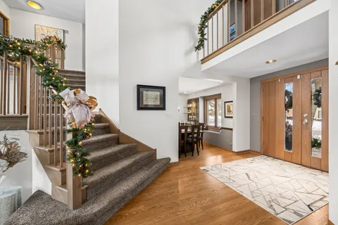 215 East Ryan Court, Arlington Heights, IL 60005