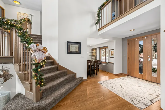 215 East Ryan Court, Arlington Heights, IL 60005